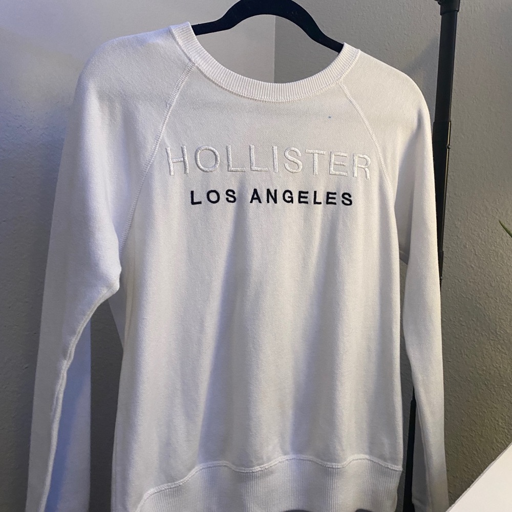 HOLISTER white sweatshirt